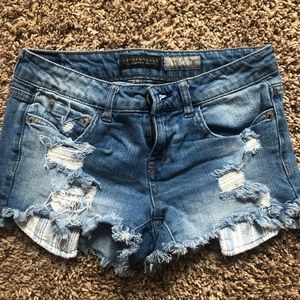 Denim Shorts With Patterned Pocket